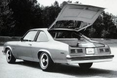 75vpontiacventurahatchbackcoupebw2